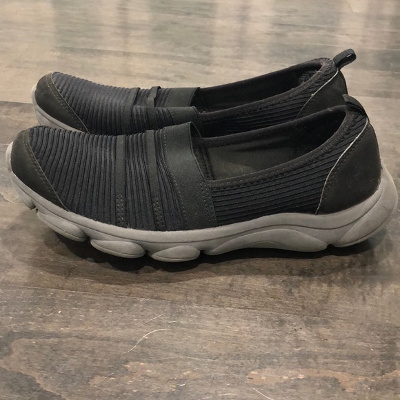 Super comfy black everyday sneakers - Picture 6 of 6